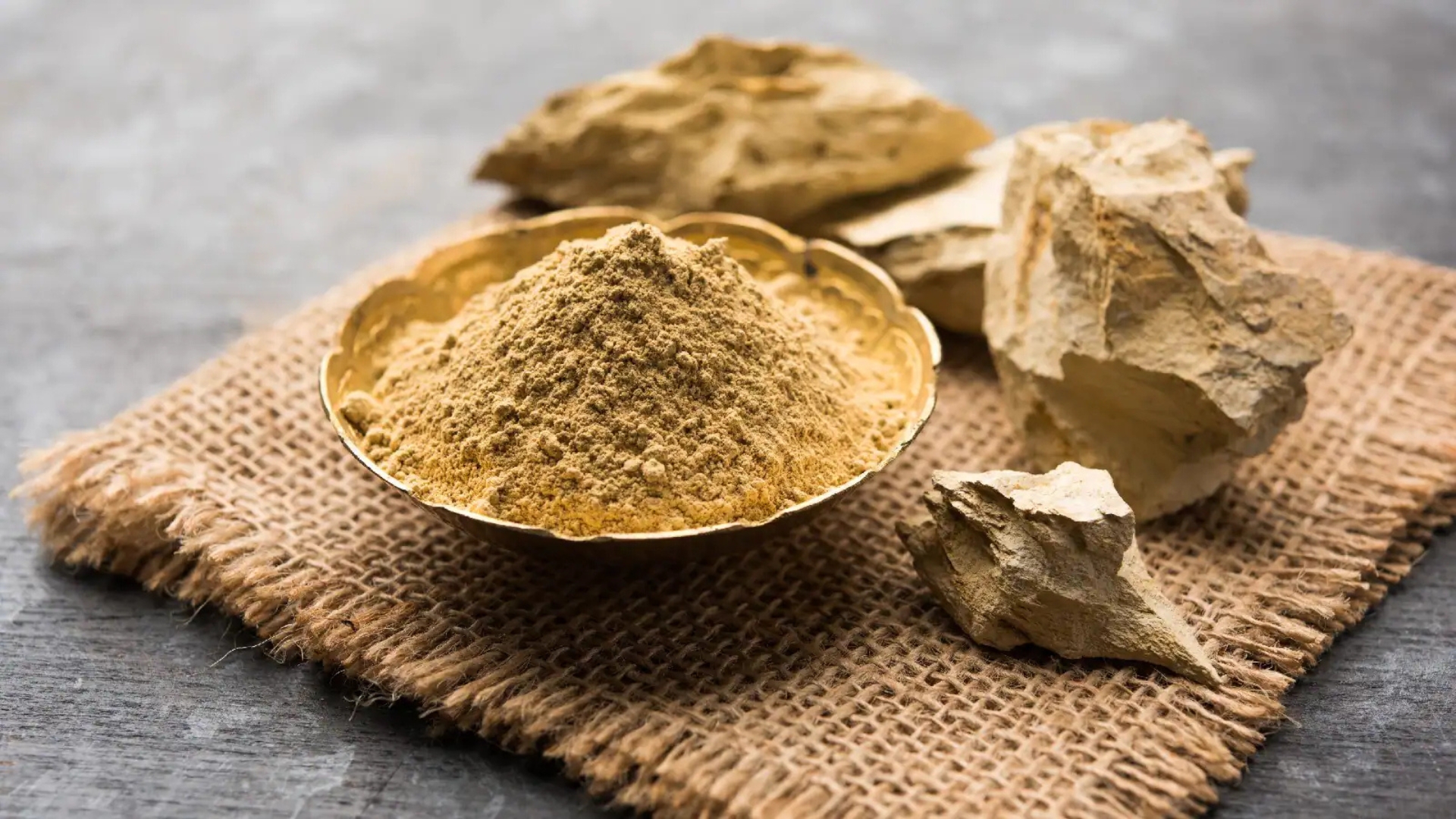 Multani Mitti Uses, Benefits, Side Effects & More!