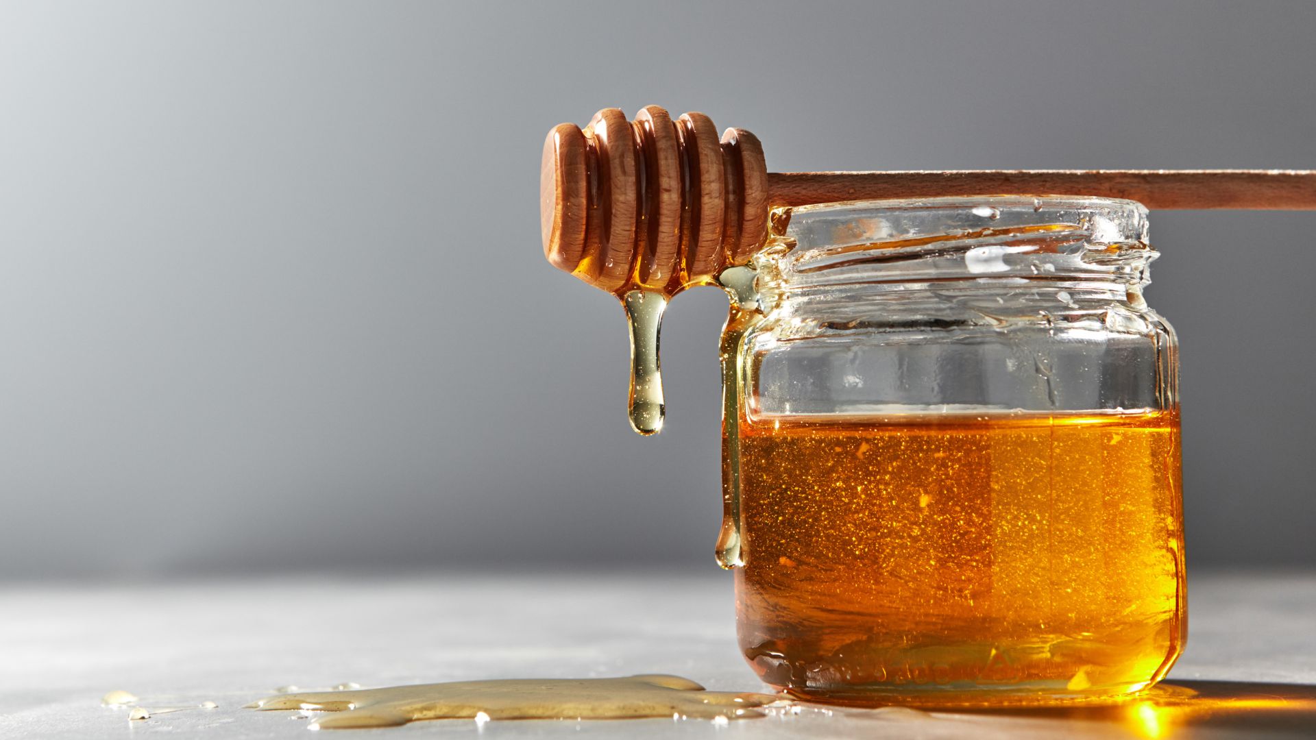 Why Ancient Healers Swore by Honey – And Still Do