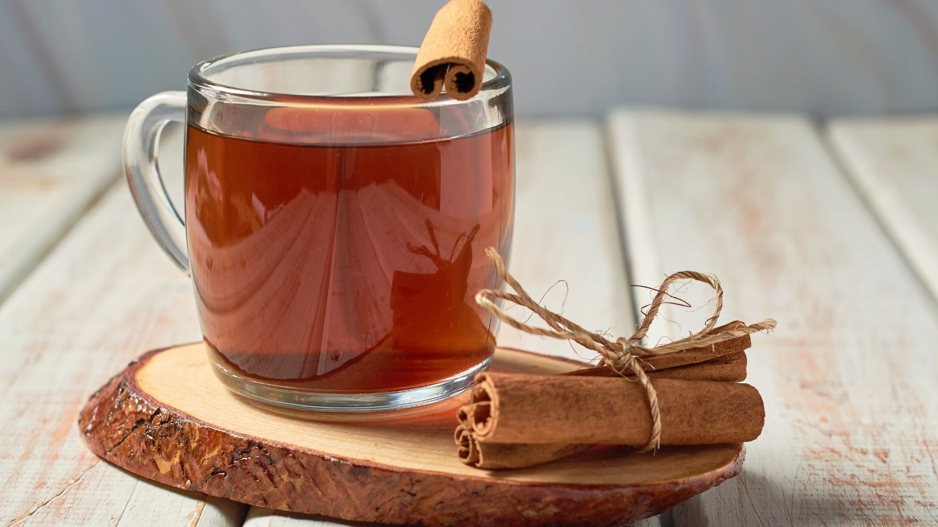 Benefits of drinking cinnamon water for skin-min