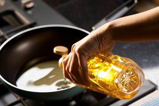 How Refined Oil Is Harmful for Health & Heart | Best Oils for Cooking